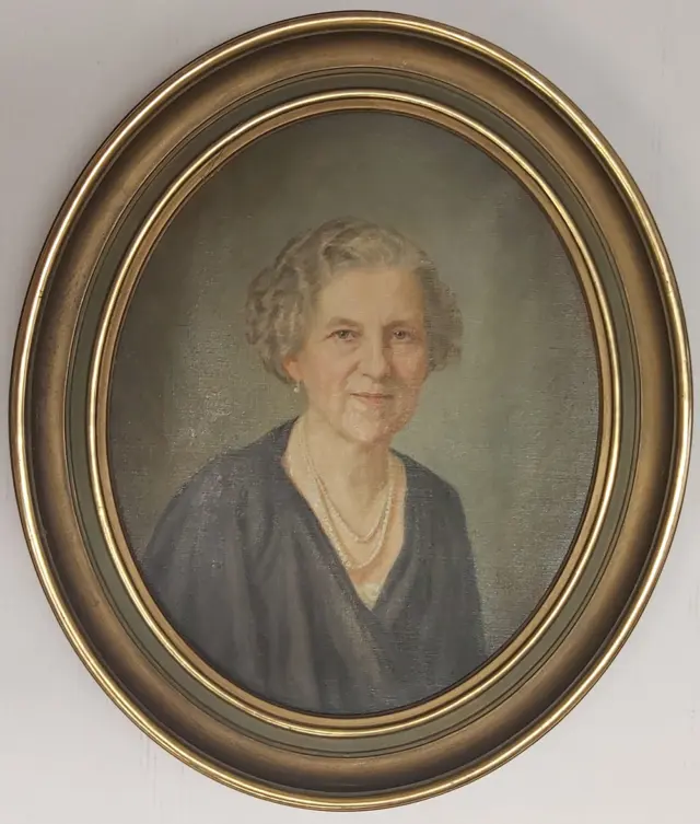 Vera Cronhjelm: Muotokuva